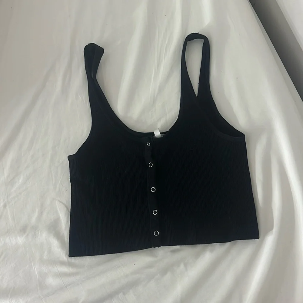 Tanks - Picture 1 of 3